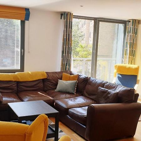 Altido Alluring 3Br Apt Near The Centre With Parking Edimburgo Esterno foto