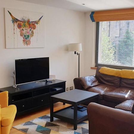 Altido Alluring 3Br Apt Near The Centre With Parking Edimburgo Esterno foto