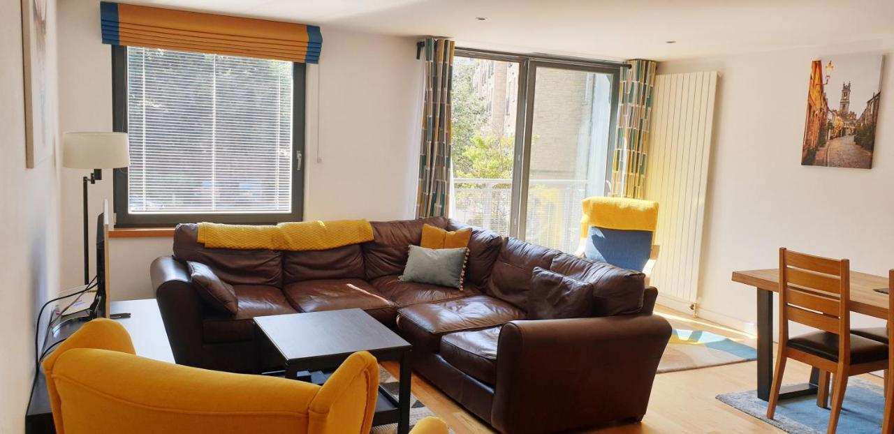 Altido Alluring 3Br Apt Near The Centre With Parking Edimburgo Esterno foto