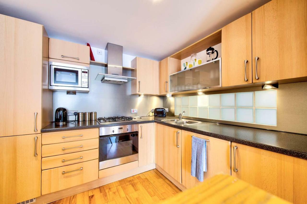 Altido Alluring 3Br Apt Near The Centre With Parking Edimburgo Esterno foto